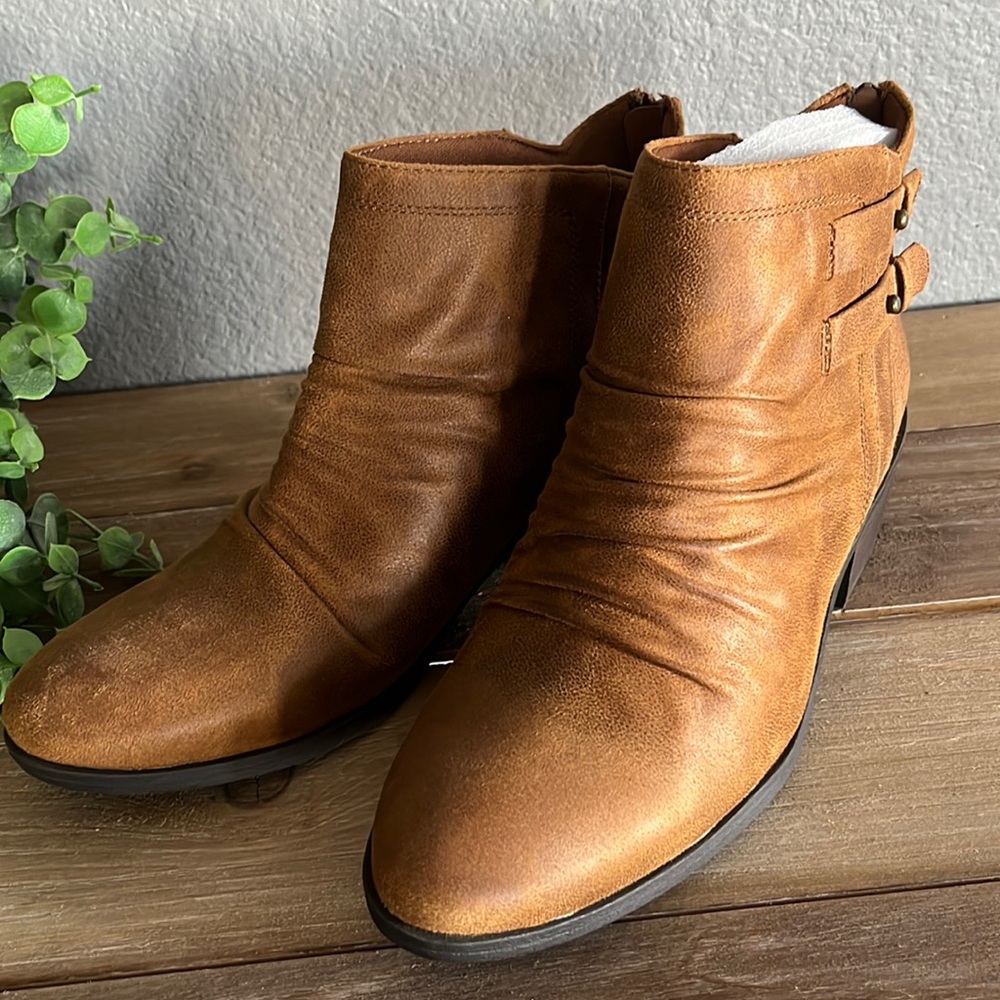 Baretraps Georgina Ankle Bootie 8M